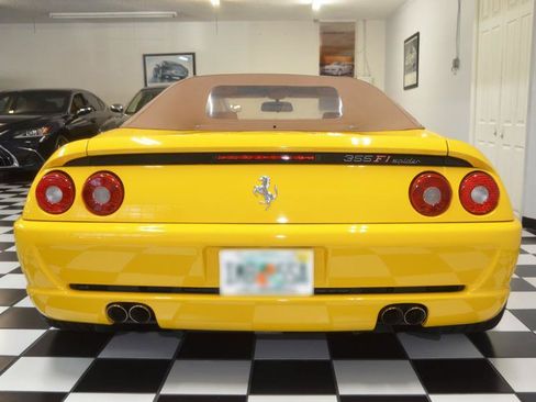 Used 1998 Ferrari F355 Spider RWD image 12