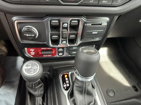 New 2026 Jeep Wrangler Unlimited Rubicon AWD/4WD image 17