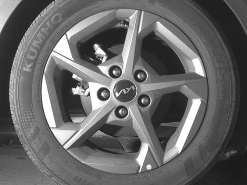 Used 2025 Kia K4 LXS image 15