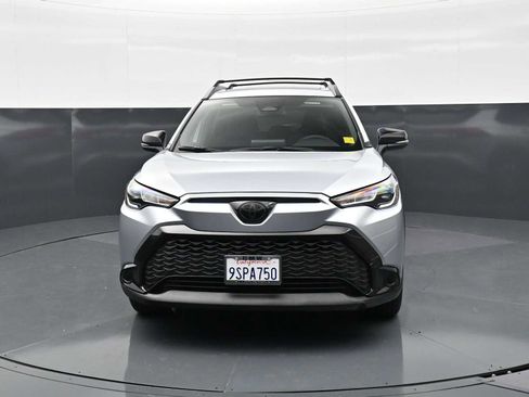 Used 2025 Toyota Corolla Cross AWD Hybrid w/ Moonroof Package image 2