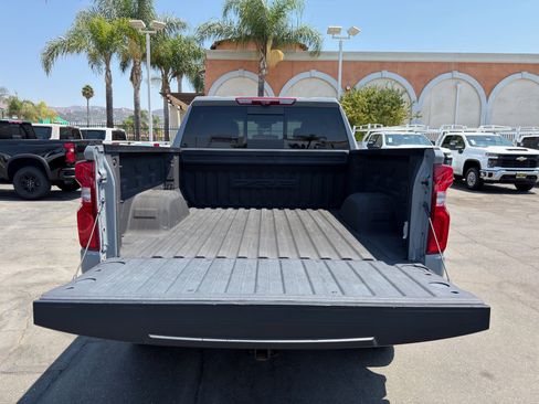 Used 2024 Chevrolet Silverado 1500 ZR2 w/ Technology Package AWD/4WD image 16