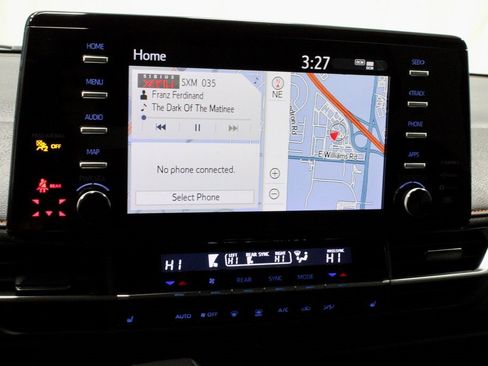 Used 2022 Toyota Sienna XSE image 4