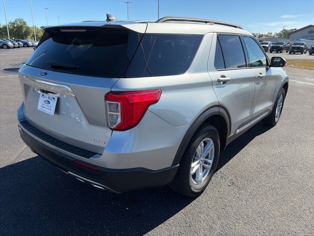 Used 2024 Ford Explorer XLT w/ Equipment Group 202A AWD/4WD image 5