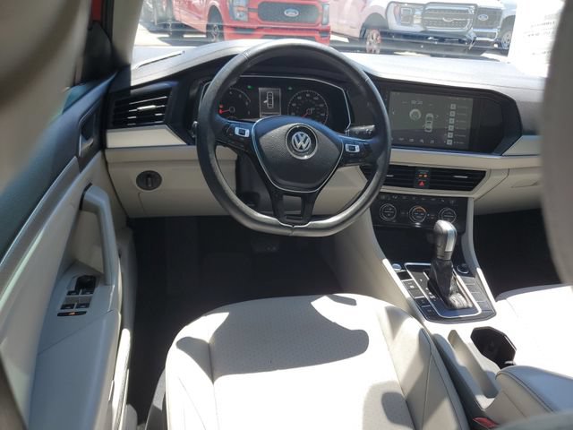 Used 2020 Volkswagen Jetta SE w/ SE Cold Weather Package FWD image 12