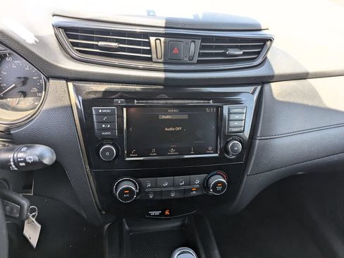 Used 2019 Nissan Rogue S FWD image 14