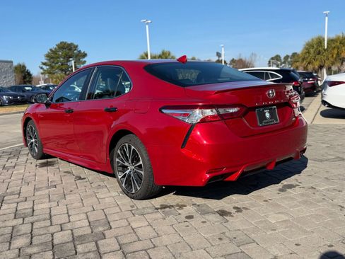Used 2020 Toyota Camry SE image 12