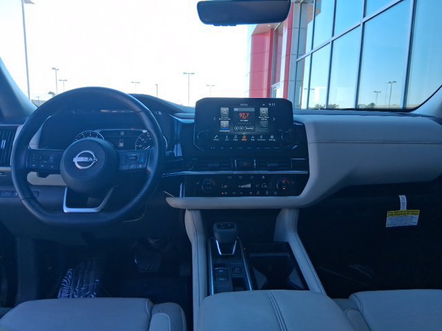 Certified 2025 Nissan Pathfinder SL FWD image 19