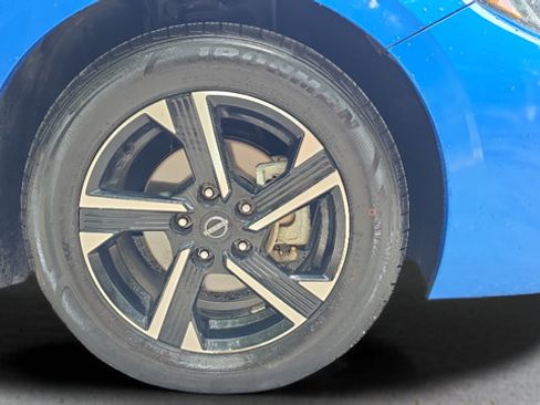 Used 2025 Nissan Sentra SV FWD image 32