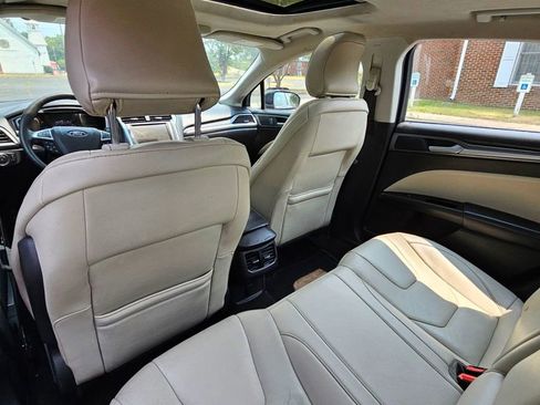 Used 2016 Ford Fusion Titanium FWD image 13