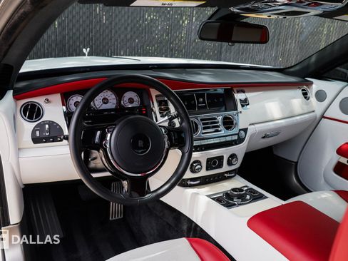 Used 2019 Rolls-Royce Wraith RWD image 23