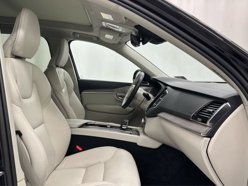 Used 2024 Volvo XC90 B5 Plus w/ Protection Package Premier image 19