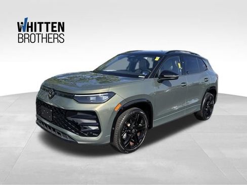 Used 2025 Volkswagen Tiguan SE R-Line AWD/4WD image 1