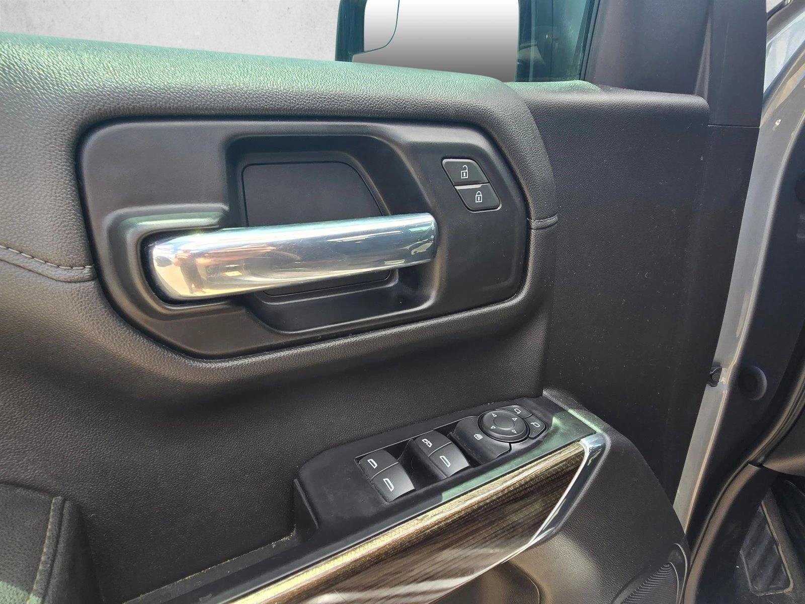Used 2020 Chevrolet Silverado 1500 RST w/ Texas Edition RWD image 12