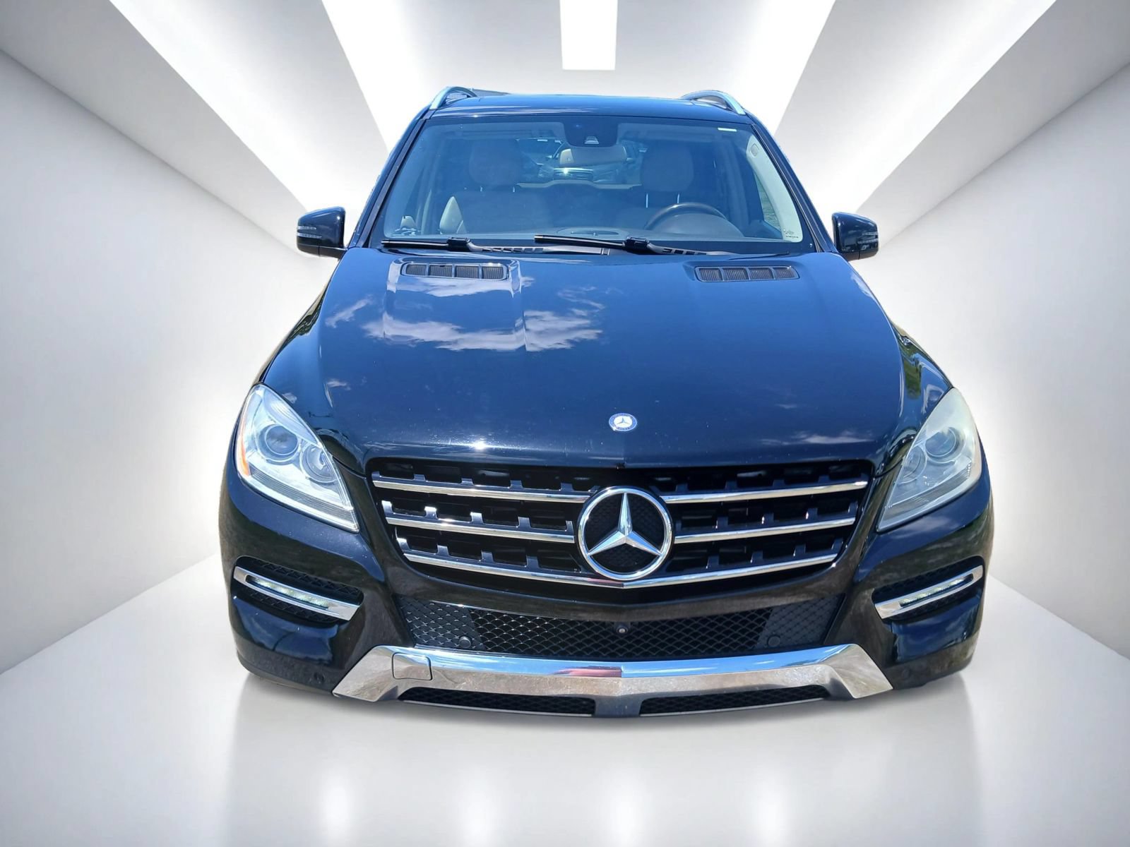 Used 2015 Mercedes-Benz ML 250 BlueTEC 4MATIC w/ Premium 1 Package image 4