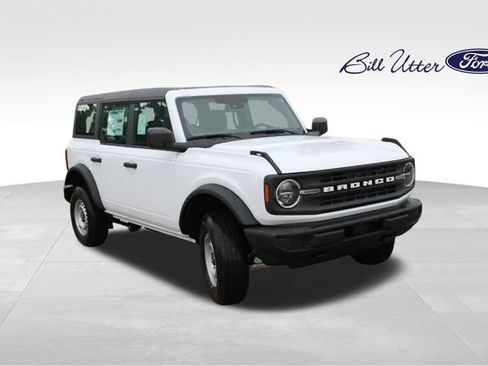 New 2026 Ford Bronco 4-Door AWD/4WD image 2