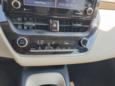 Used 2022 Toyota Corolla LE FWD image 22