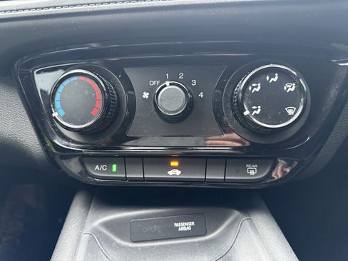 Used 2018 Honda HR-V LX image 14