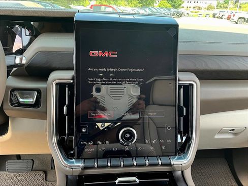 New 2026 GMC Yukon Denali AWD/4WD image 23