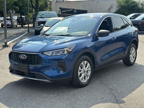 Certified 2023 Ford Escape Active w/ Tech Pack #1 AWD/4WD image 3
