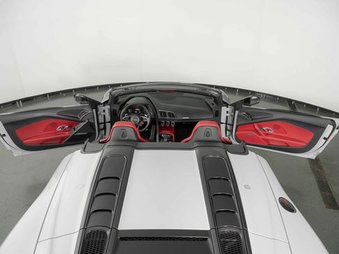 Used 2018 Audi R8 V10 image 24