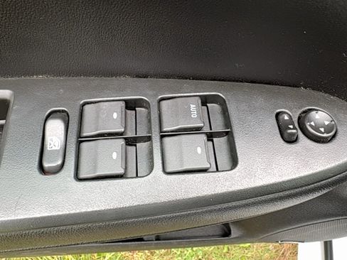 Used 2012 Chevrolet Impala LTZ image 12