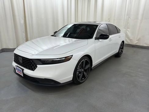 Used 2025 Honda Accord Sport image 2