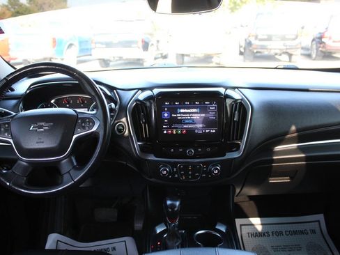 Used 2022 Chevrolet Traverse RS FWD image 22
