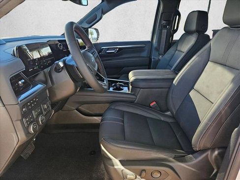 New 2026 Chevrolet Suburban RST image 4