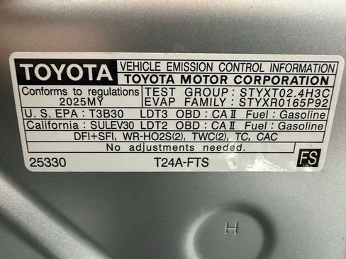 Used 2025 Toyota 4Runner SR5 AWD/4WD image 69