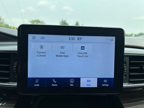 Used 2023 Ford Explorer Limited w/ Equipment Group 301A AWD/4WD image 30