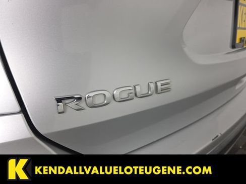 Used 2018 Nissan Rogue S AWD/4WD image 10