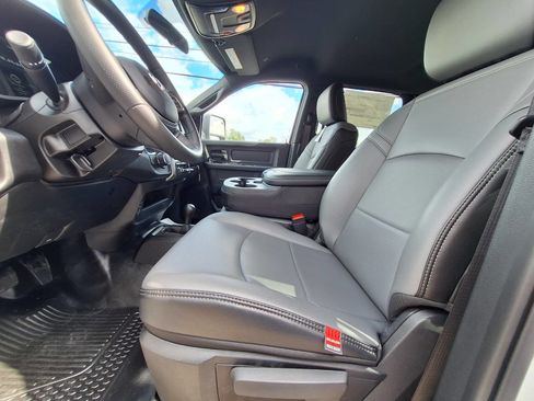 New 2024 RAM 3500 Tradesman w/ Chrome Appearance Group image 17