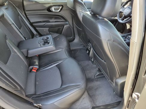 Used 2023 Jeep Compass Altitude image 18