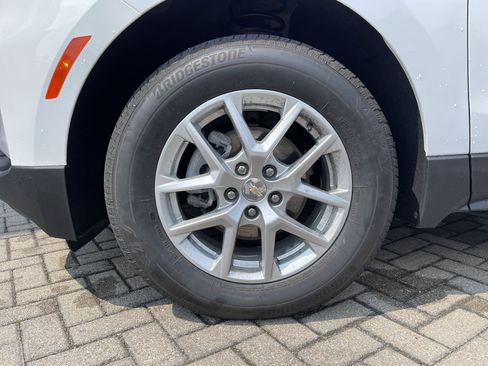 Used 2023 Chevrolet Equinox LT image 11