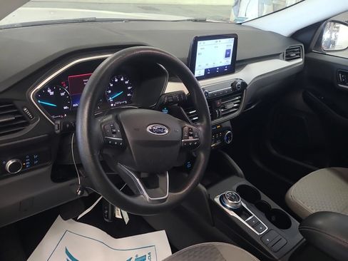 Used 2022 Ford Escape SE FWD image 4