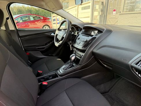 Used 2015 Ford Focus SE image 23