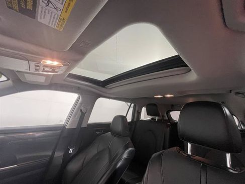 Used 2022 Toyota Highlander Limited AWD/4WD image 10