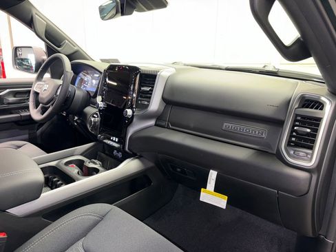 New 2026 RAM 1500 4x4 Crew Cab image 31