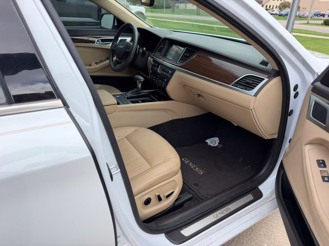 Used 2019 Genesis G80 3.8 RWD image 22