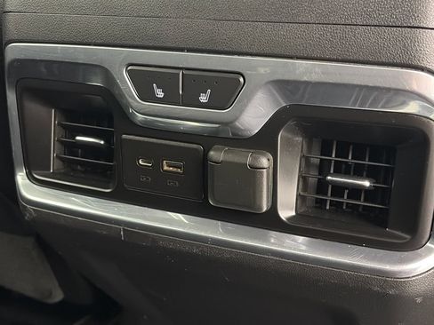 Used 2019 GMC Sierra 1500 SLT w/ SLT Premium Package AWD/4WD image 29