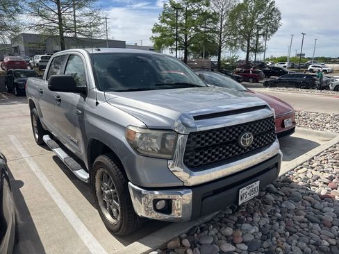 Used 2019 Toyota Tundra SR5 w/ SR5 Upgrade Package image 10