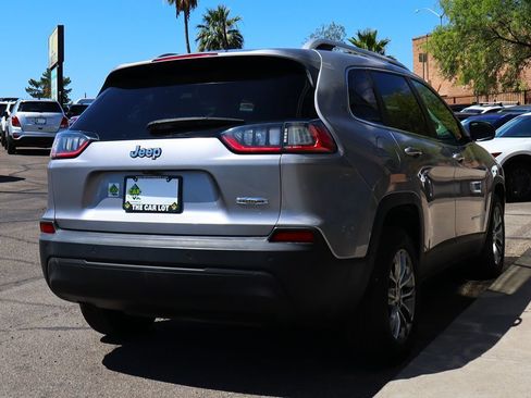 Used 2019 Jeep Cherokee Latitude Plus w/ Comfort/Convenience Group FWD image 13