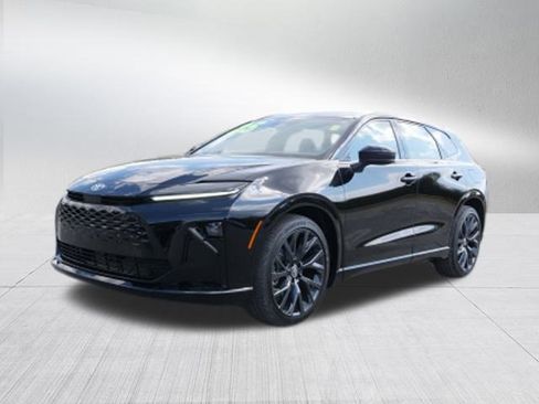 Used 2025 Toyota Crown Signia image 7