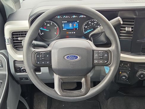 Used 2025 Ford F250 XLT image 18