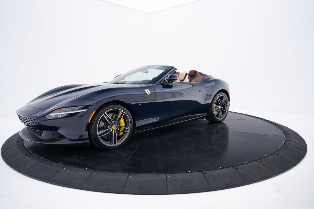 Used 2025 Ferrari Roma Spider RWD image 22