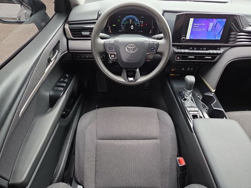Used 2025 Toyota Camry LE FWD image 10