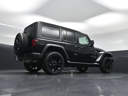 Used 2023 Jeep Wrangler Unlimited Sahara AWD/4WD image 41