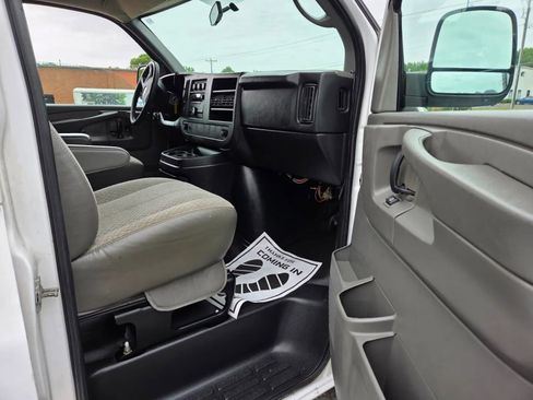 Used 2014 Chevrolet Express 3500 w/ Chrome Appearance Package RWD image 14