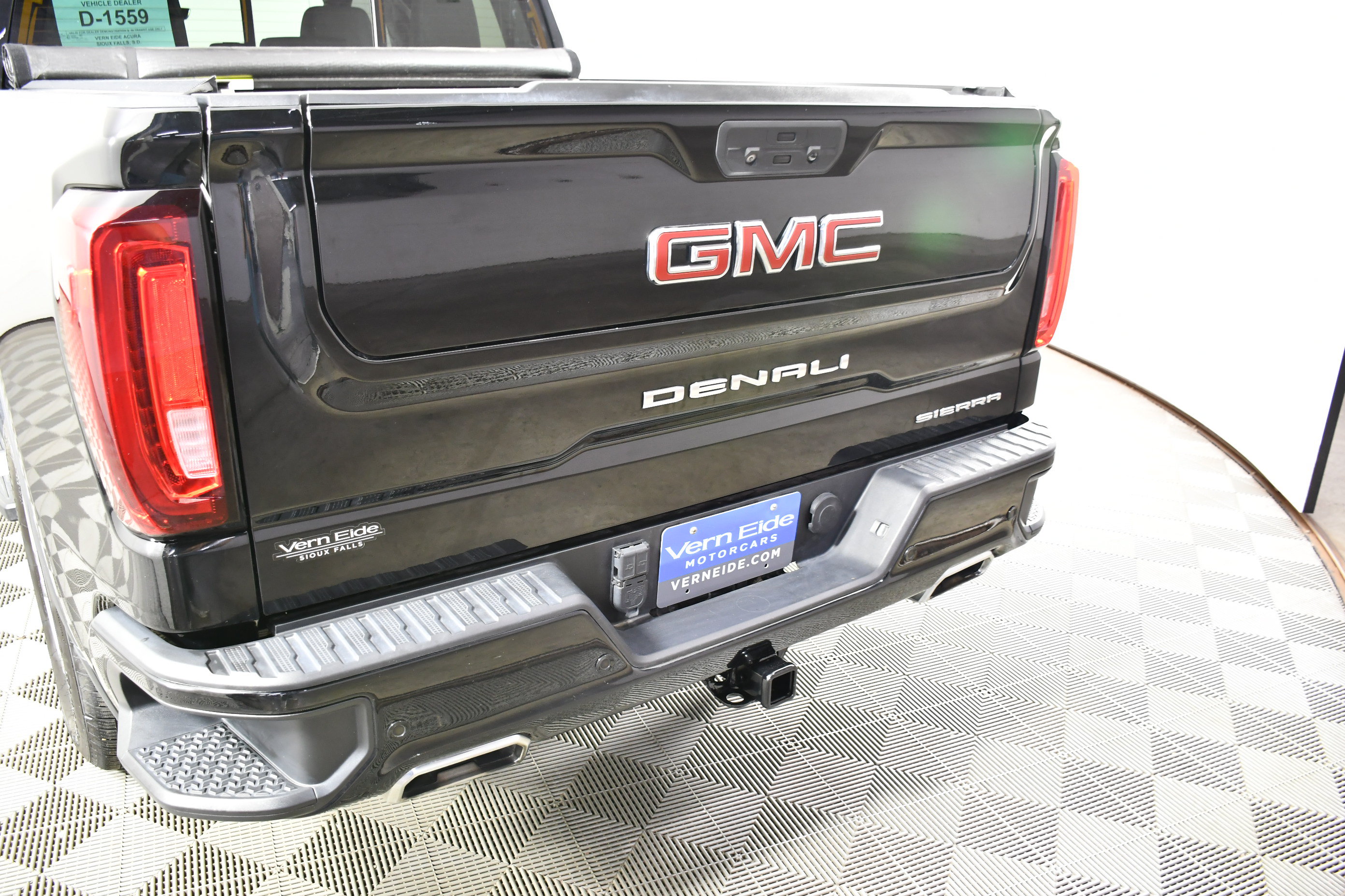 Used 2021 GMC Sierra 1500 Denali w/ Technology Package AWD/4WD image 14