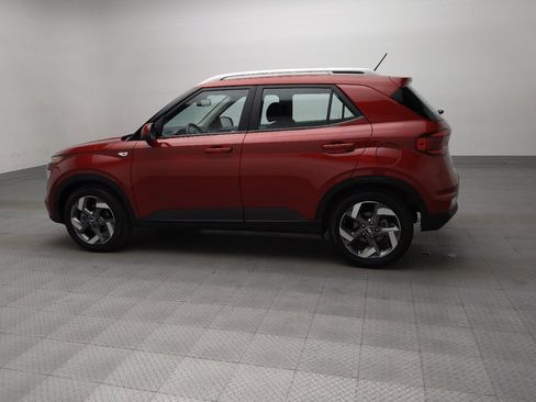 Used 2025 Hyundai Venue SEL FWD image 3